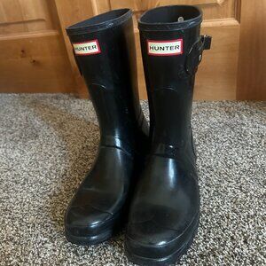 Tall Hunter Rain Boots (size 9, US)